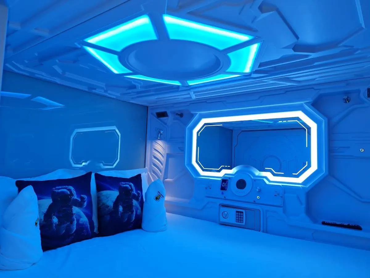 Galaxy Pods Capsule Hotel Boat Quay Singapore